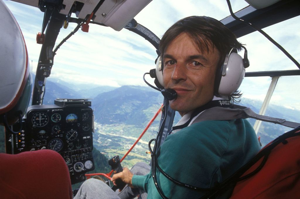 Nicolas Hulot à bord d'un hélico écolo.