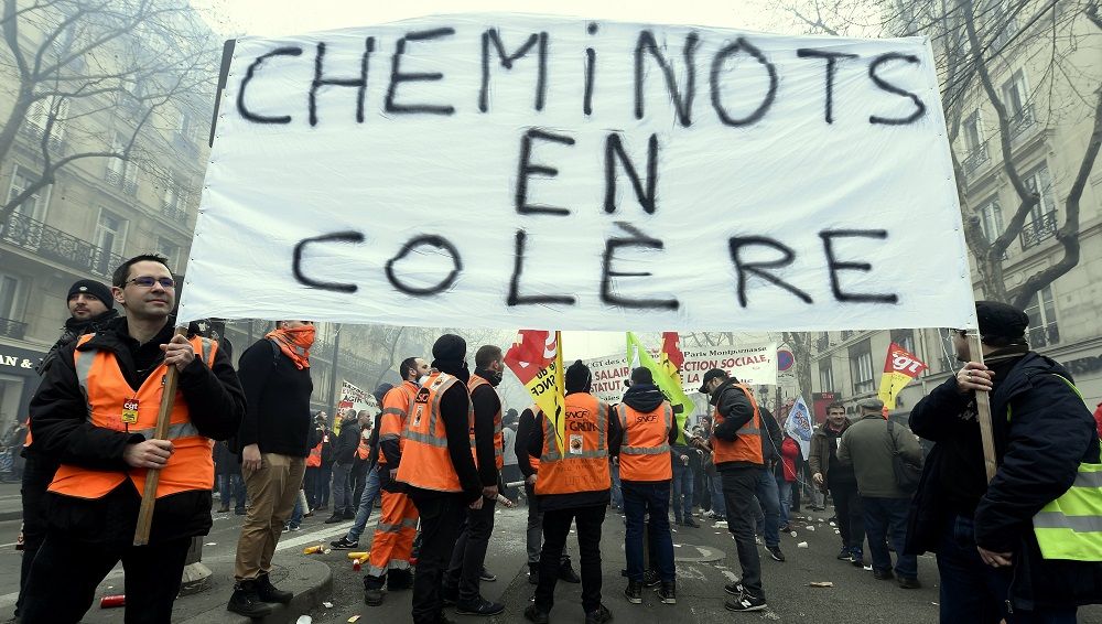 Les cheminots choisissent toujours le pire moment pour faire grève.