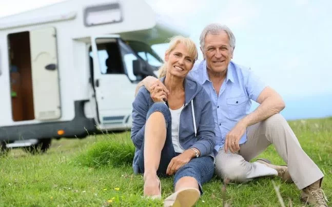 Grâce à la Journée de solidarité, Bernard et Chantal peuvent poursuivre leur voyage en camping-car.